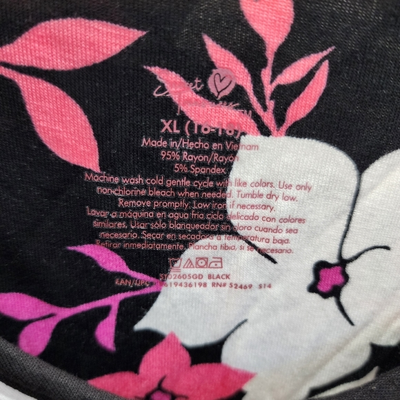 Pajama Set - Picture 12 of 13